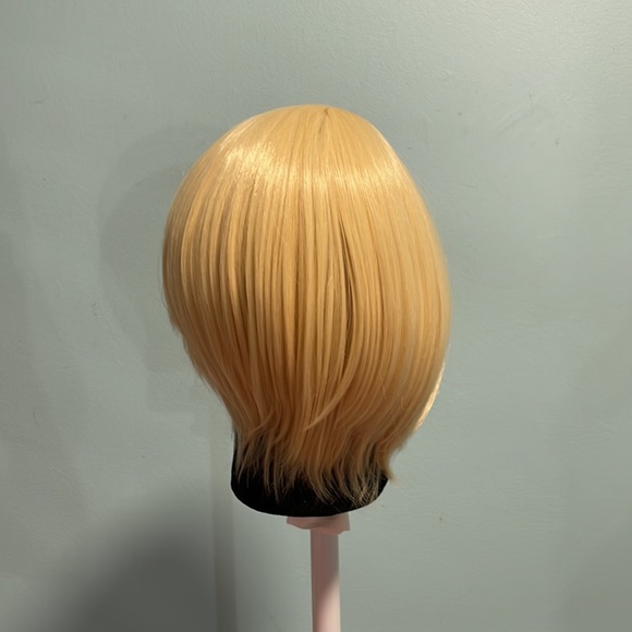 Pixie cut blonde wig - Picture 3 of 7